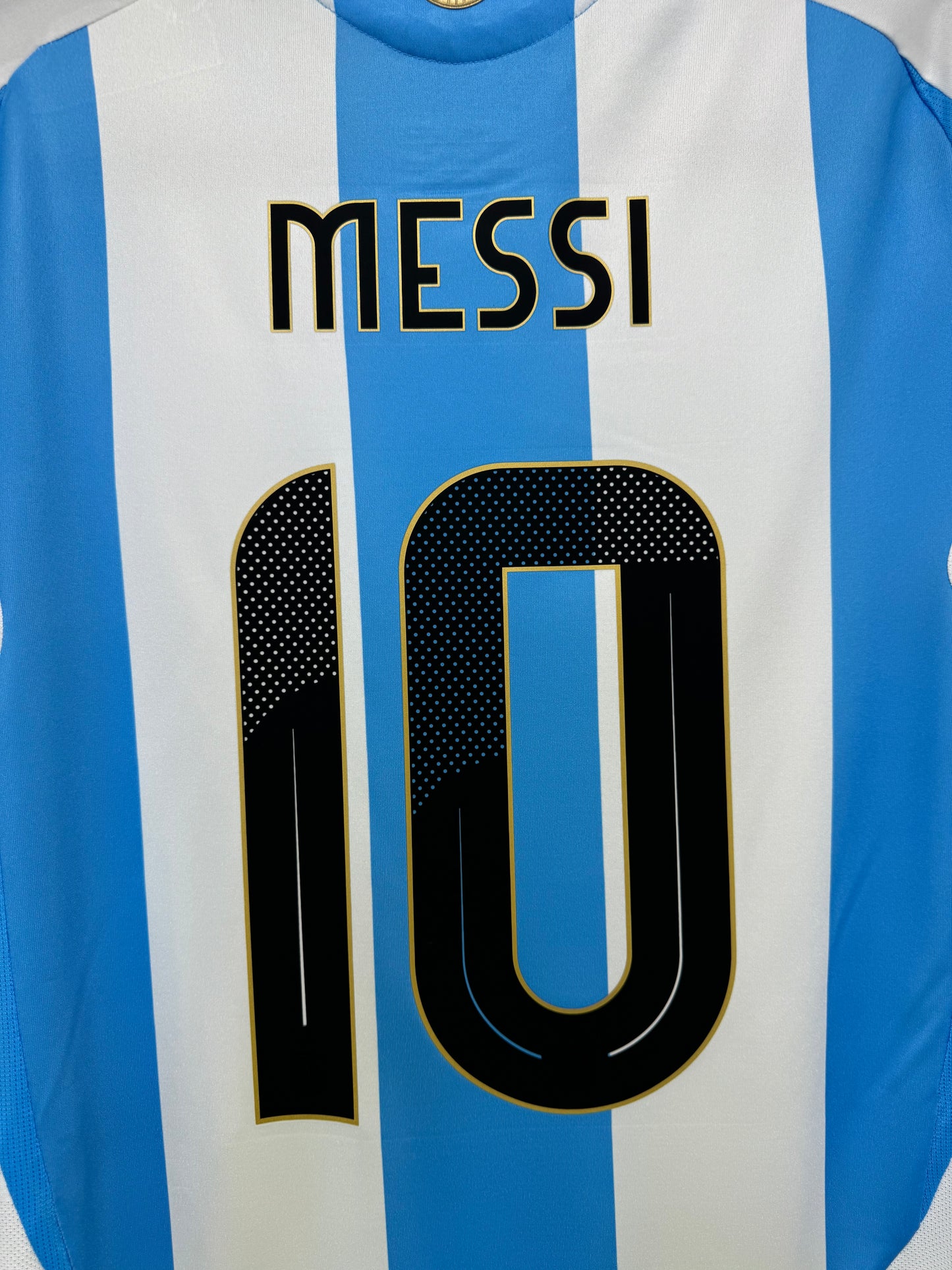 Messi #10 Mens MEDIUM Adidas Authentic Home Long Sleeve Jersey